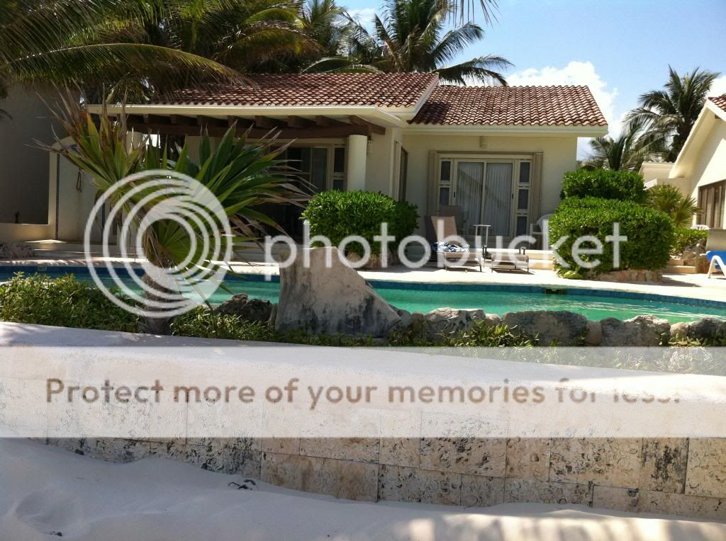 Playacar Phase I is Pure Beachfront Relaxation and Comfort!El mayor